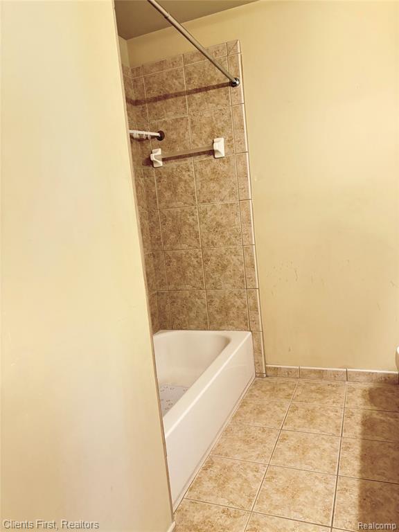 5965 Rolling Ridge Drive, Trenton, MI 48183 — Photo 38