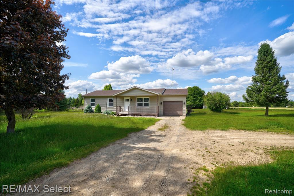 4176 Tyrell Road, Owosso, MI 48867 — Photo 2