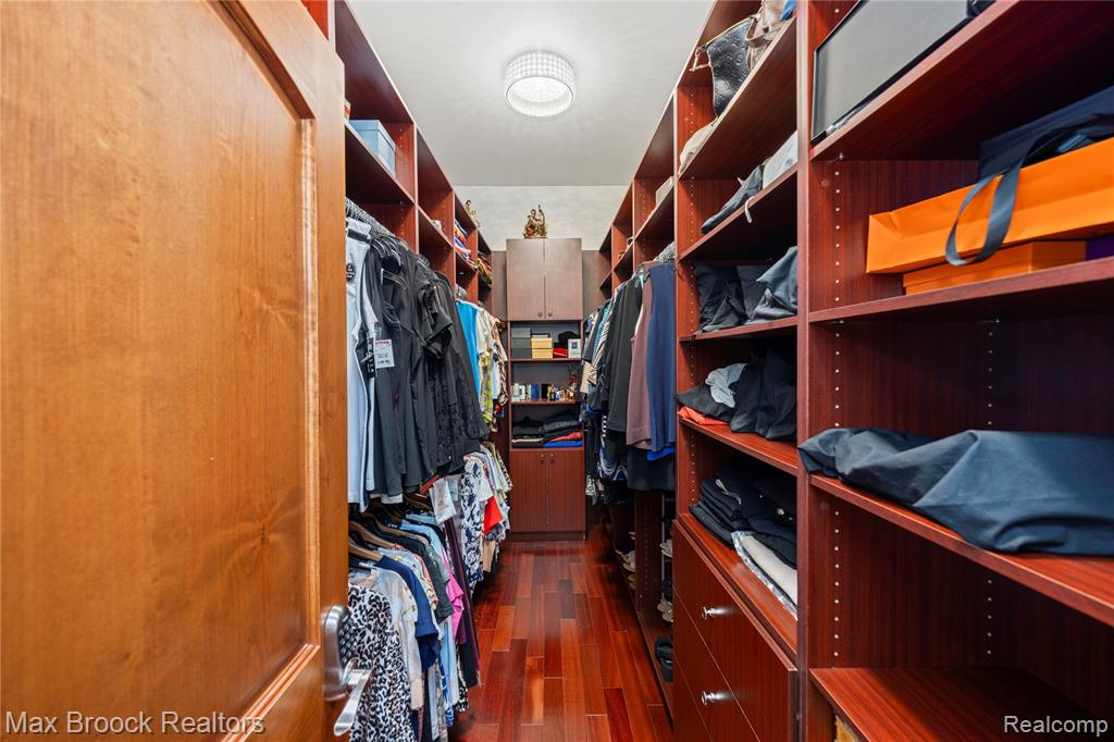 5679 Branford Drive, West Bloomfield, MI — Photo 30