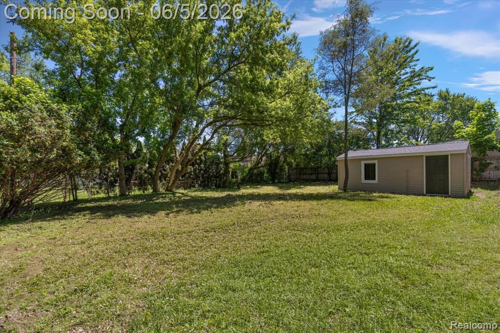 2148 Hoeft Drive, Commerce Twp, MI 48390 — Photo 4