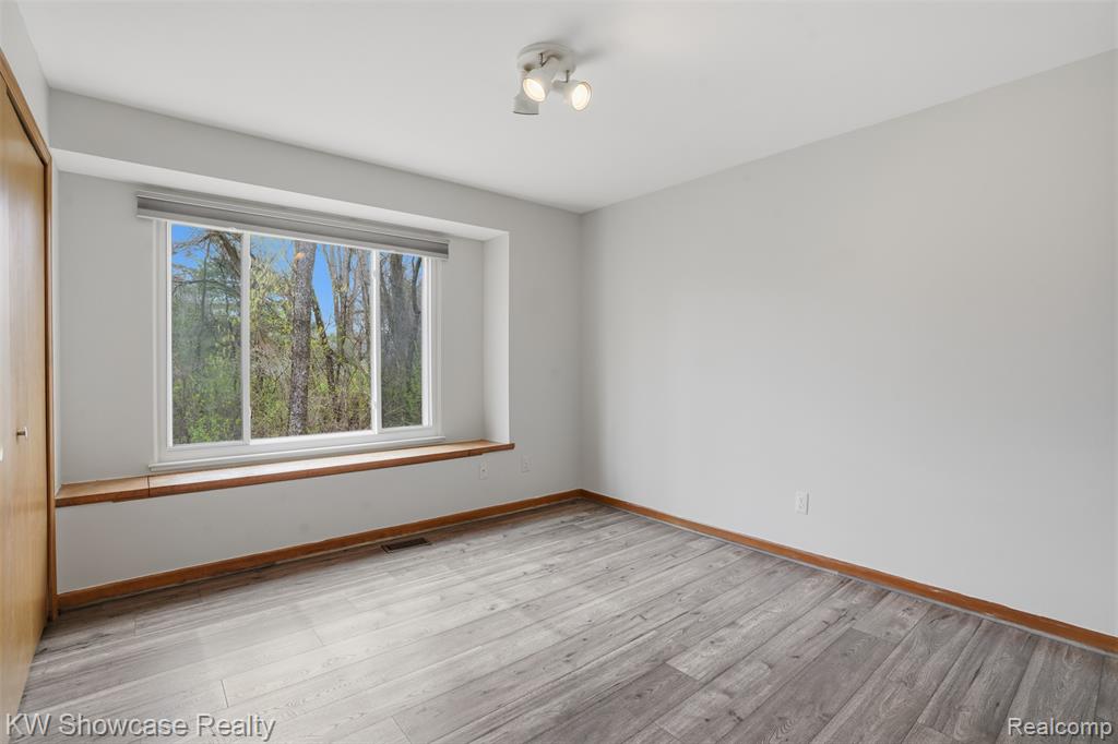 9842 Cedar Island Road, White Lake, MI — Photo 24