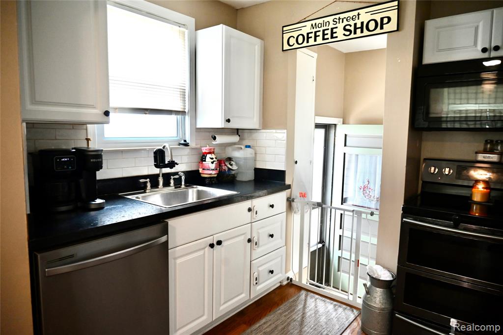 958 Ford Boulevard, Lincoln Park, MI 48146 — Photo 5