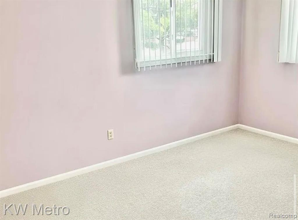 9979 Berwyn, Redford, MI 48239 — Photo 17