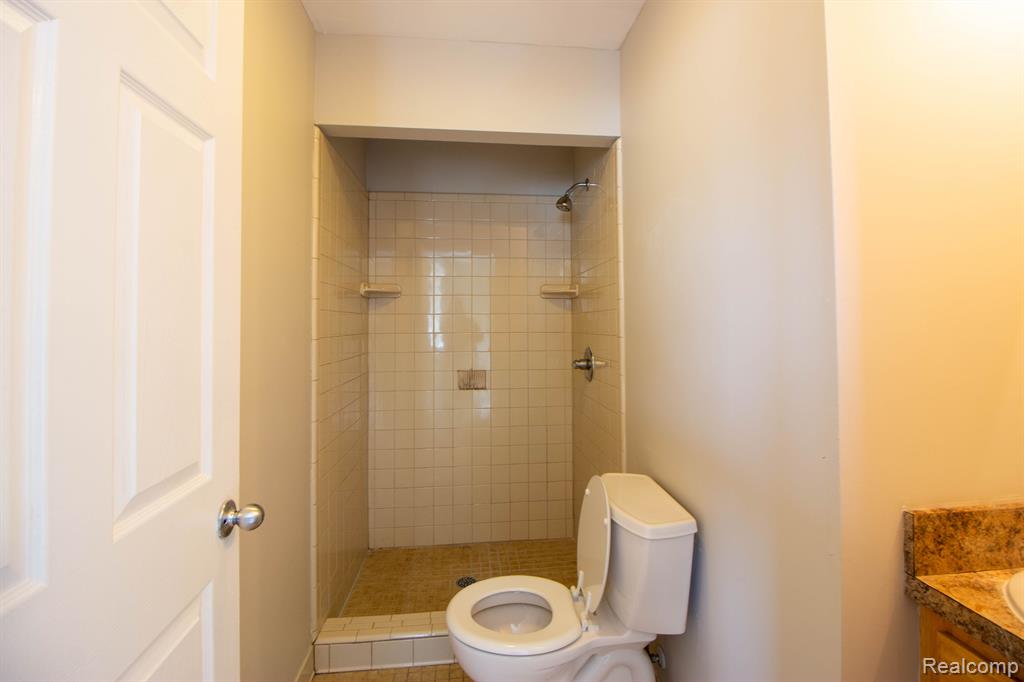 752 PENSACOLA Avenue, Pontiac, MI 48340 — Photo 16
