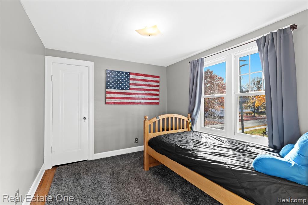 240 MONT EAGLE Street, Milford, MI 48381 — Photo 34