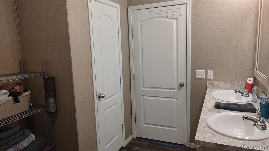 66 Grey Fox Court, Grand Blanc, MI 48439 — Photo 15