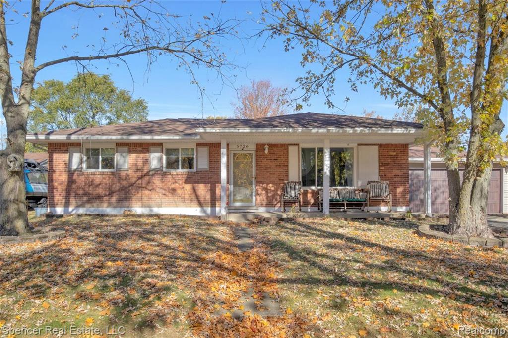 5726 Sutherland Drive, Waterford, MI 48327 — Photo 6
