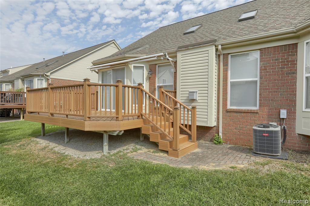 4434 Honeysuckle Drive, Sterling Heights, MI 48314 — Photo 29