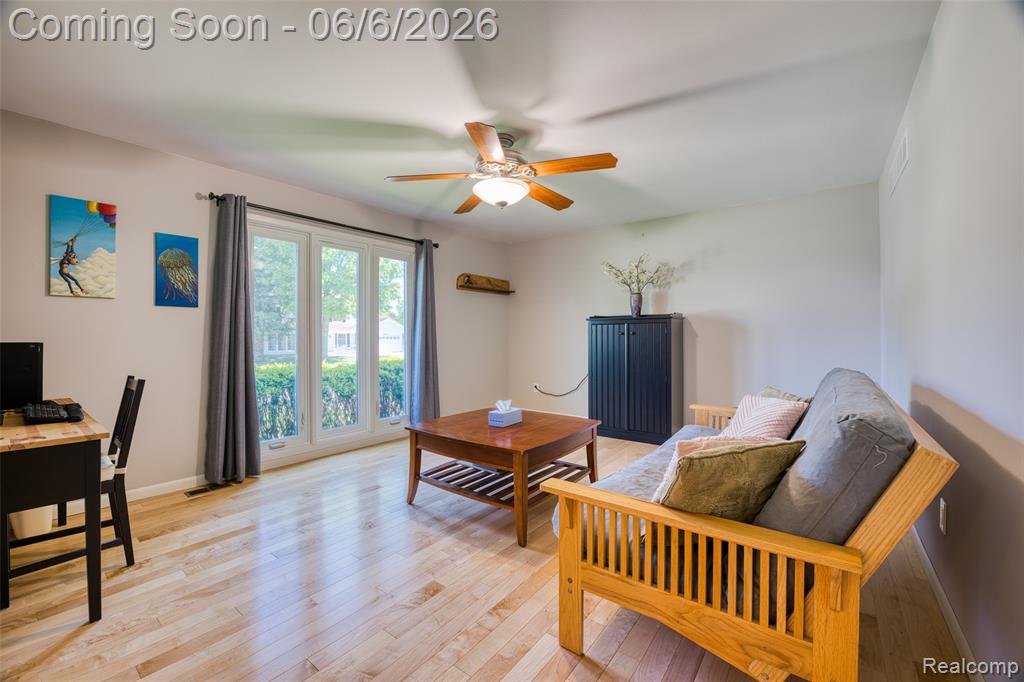 36275 Congress Road, Farmington, MI 48335 — Photo 10