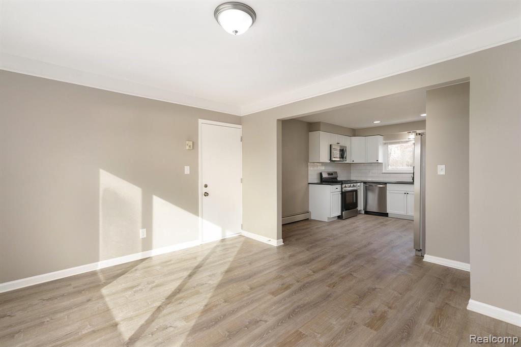 411 BUNNY RUN Boulevard, Lake Orion, MI 48362 — Photo 12