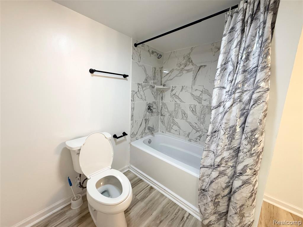 39613 Village Wood Ln, Novi, MI — Photo 26