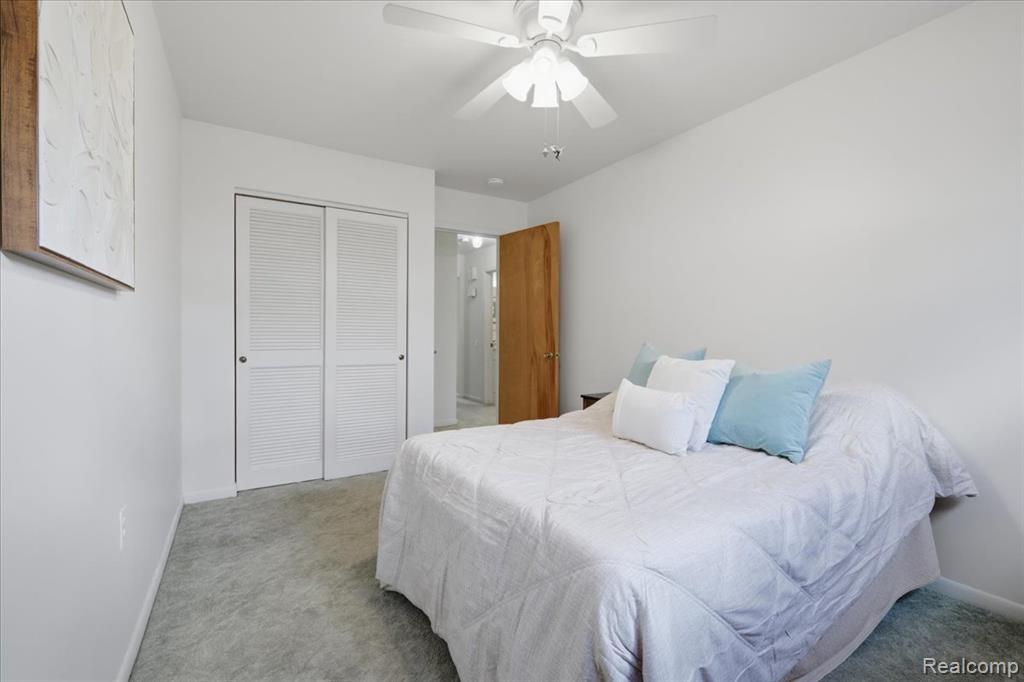 20290 Vernier Road, Harper Woods, MI 48225 — Photo 14