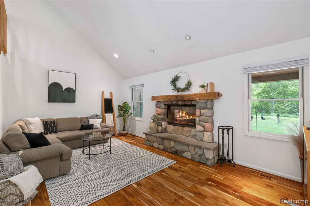 4230 Mill Lake Road, Lake Orion, MI — Photo 14