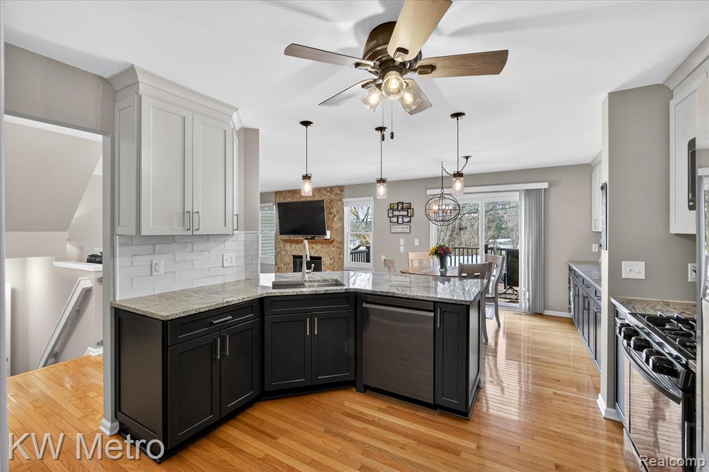 8181 Springdale Drive, White Lake, MI — Photo 17