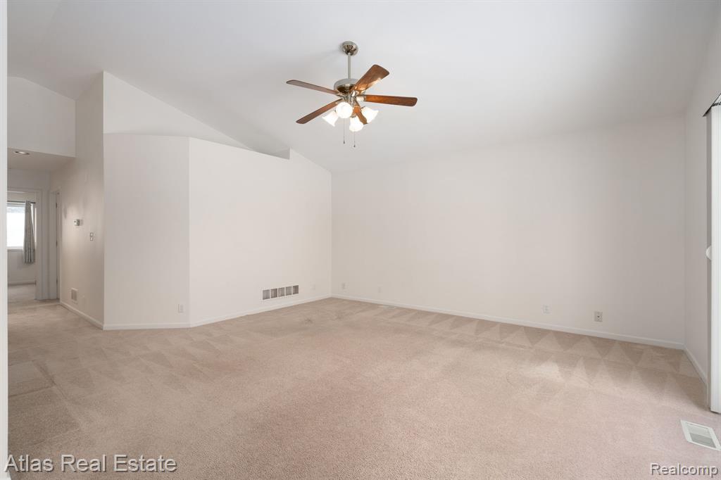 10200 Hawthorne Circle, Goodrich Vlg, MI — Photo 15