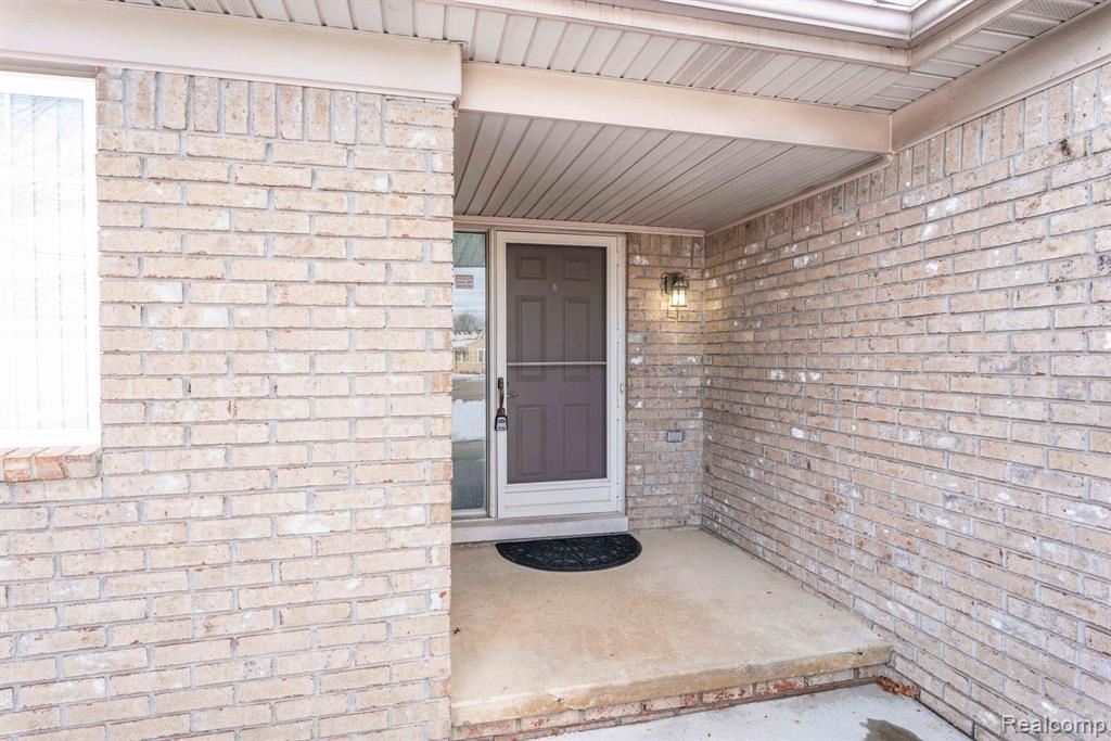 41057 Glenleven Court, Clinton Twp, MI 48038 — Photo 4