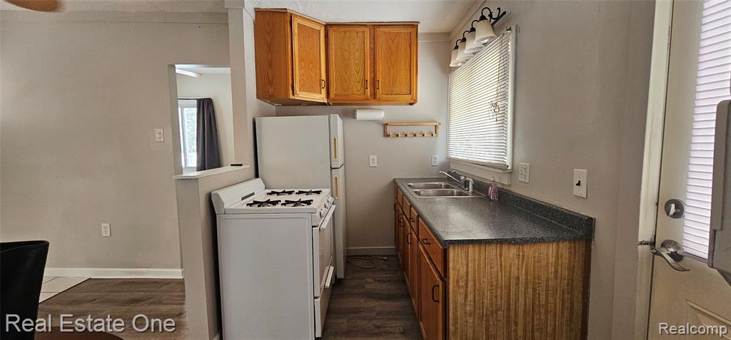 8845 Orrick Street, Commerce Twp, MI 48382 — Photo 2