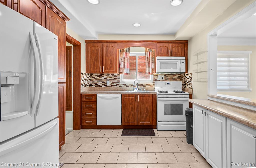 7428 Kingsbury, Dearborn Heights, MI 48127 — Photo 8