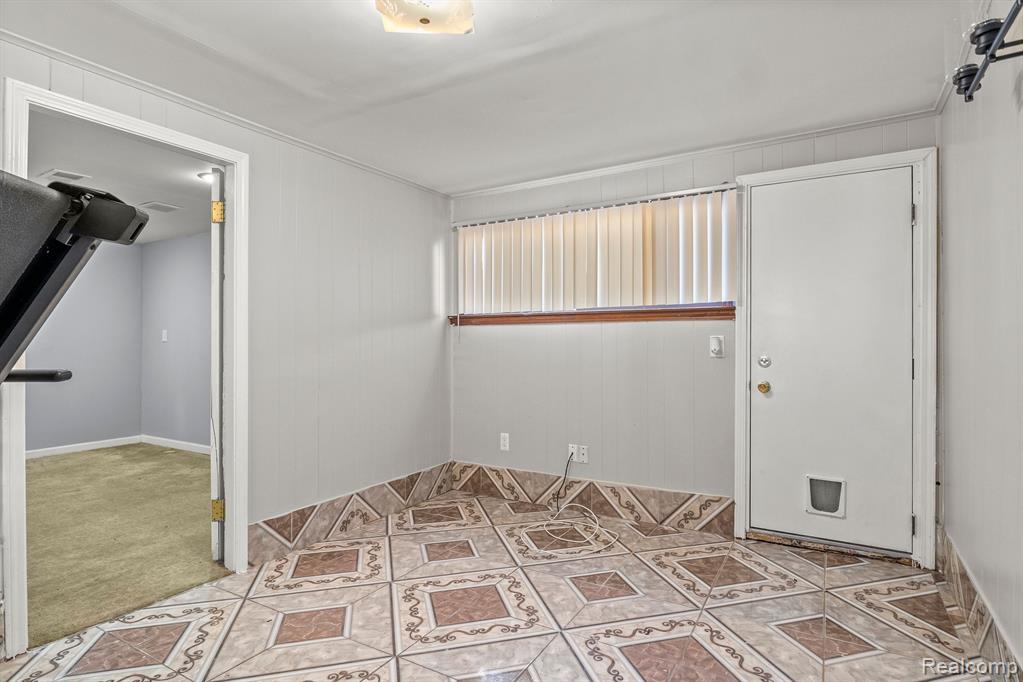 6500 N VERNON Street, Dearborn Heights, MI 48127 — Photo 24