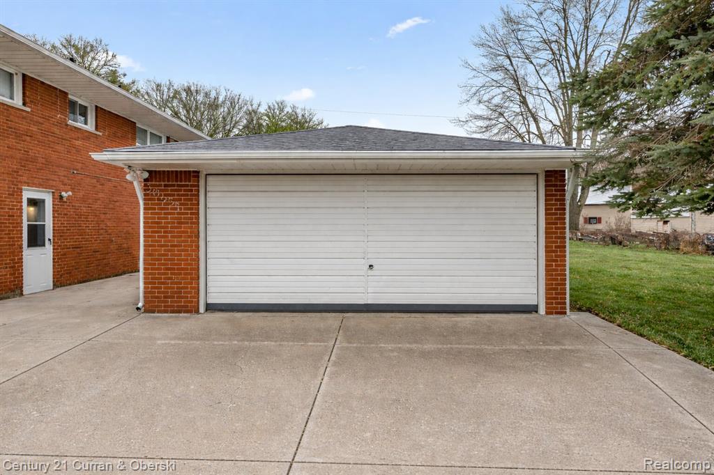 30631 Bayview Drive, Gibraltar, MI — Photo 39