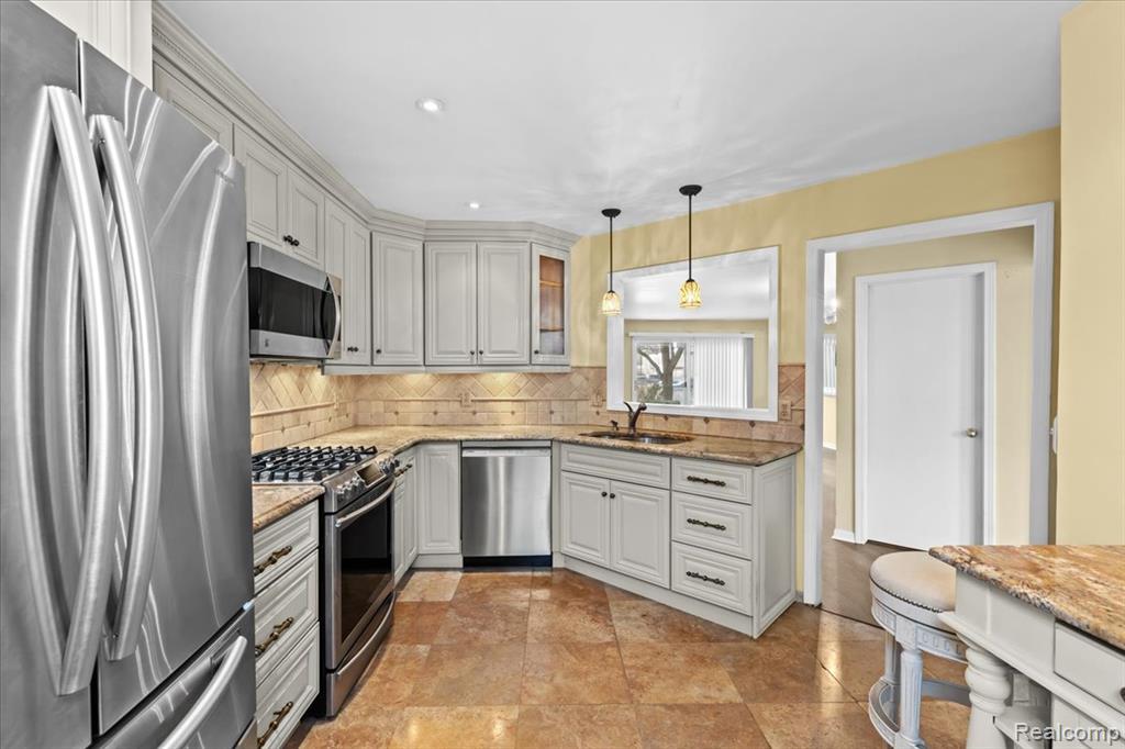294 Main Sail Court, 22, Detroit, MI 48207 — Photo 13
