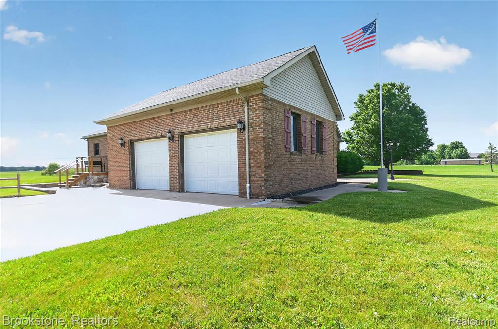 75230 Cryderman Road, Richmond, MI 48062 — Photo 2