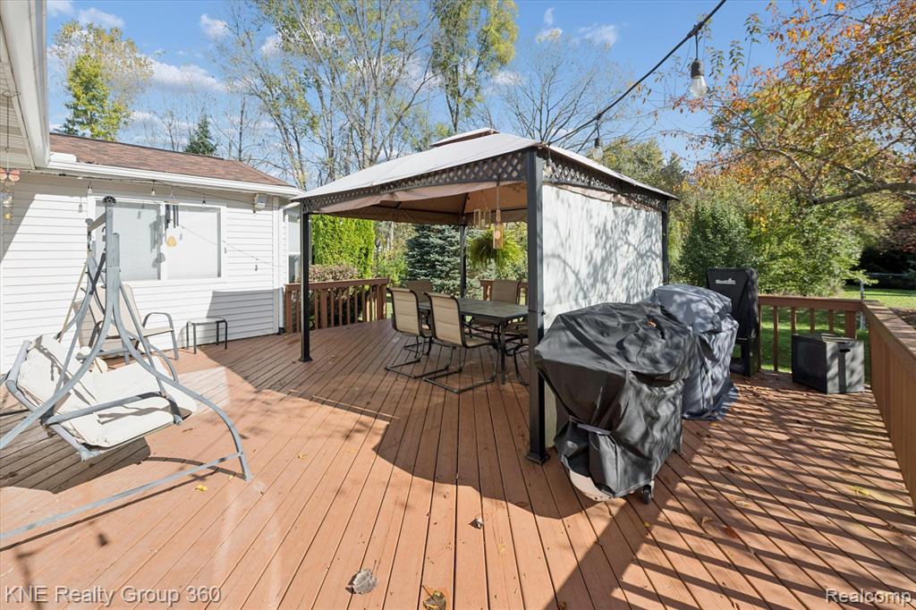 618 Bluebird Lane, Pinckney, MI 48169 — Photo 35