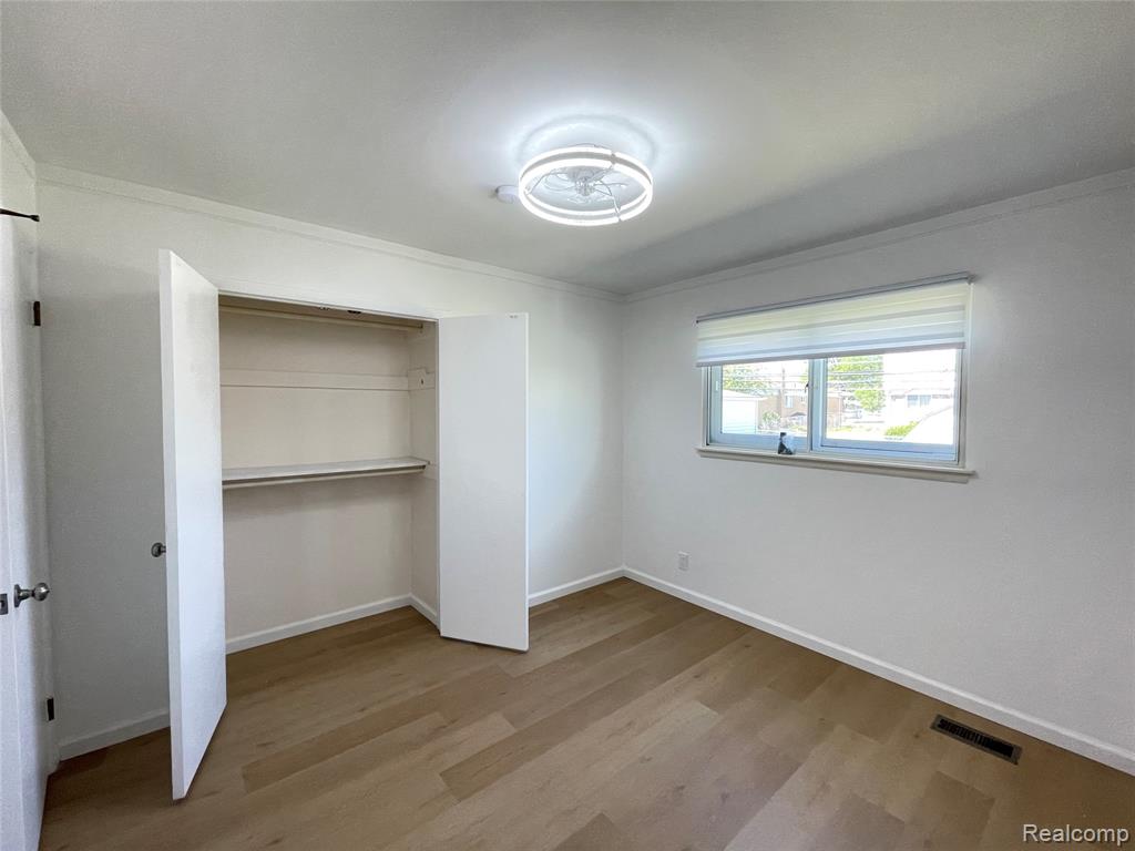 32827 DOVER Avenue, Warren, MI 48088 — Photo 23