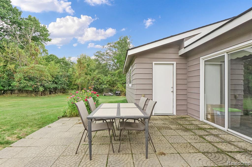 5014 Oak Hill Road, Clarkston, MI 48348 — Photo 21