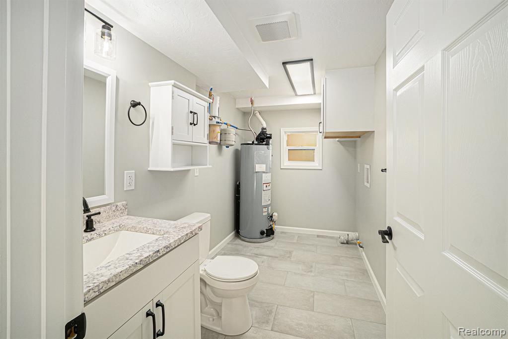105 S Comstock Street, Corunna, MI 48817 — Photo 16