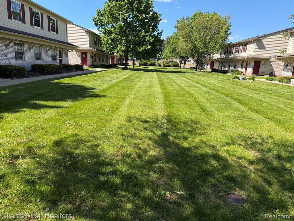 204 Princeton Drive, South Lyon, MI 48178 — Photo 26