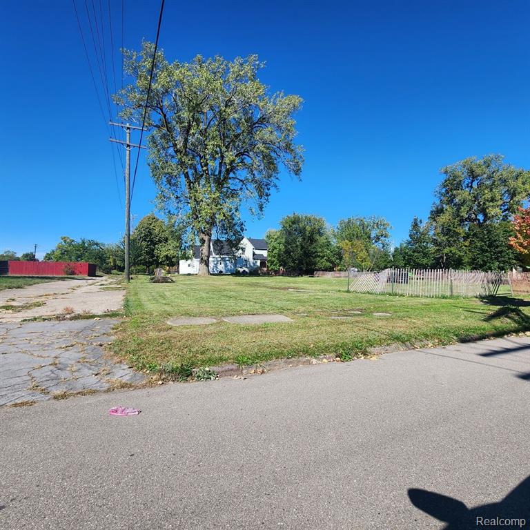 2700 HURON Street, Detroit, MI 48216 — Photo 8