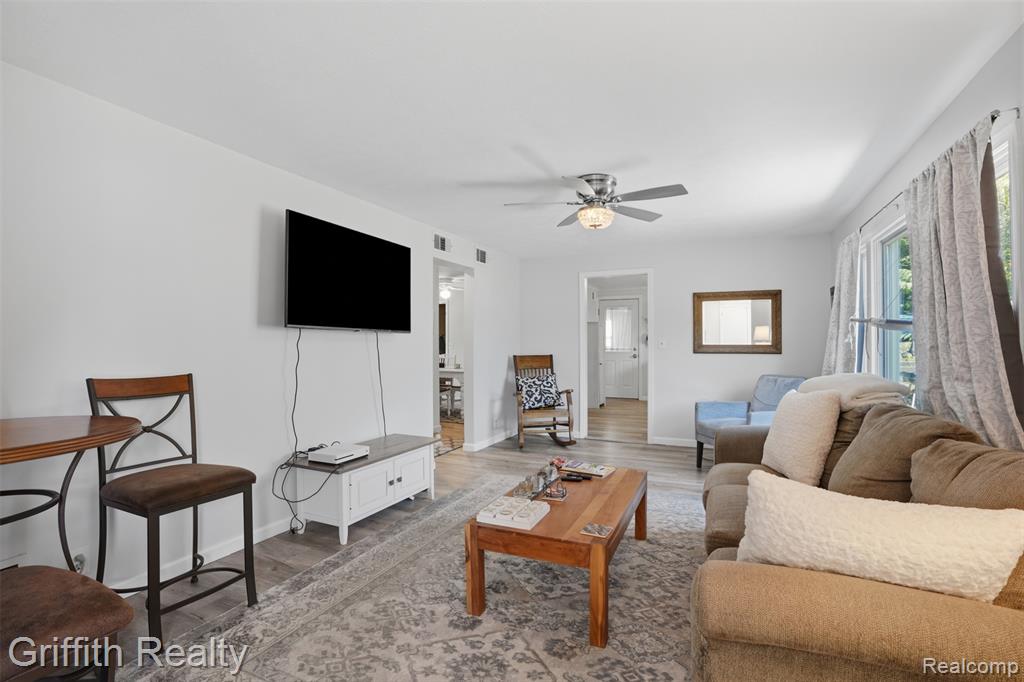 131 E Main Street, Vernon, MI — Photo 50