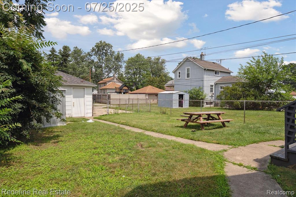 566 Poplar Street, Wyandotte, MI 48192 — Photo 25
