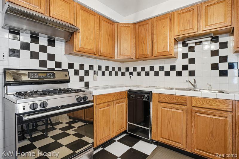 18635 San Diego Boulevard, Lathrup Village, MI 48076 — Photo 7