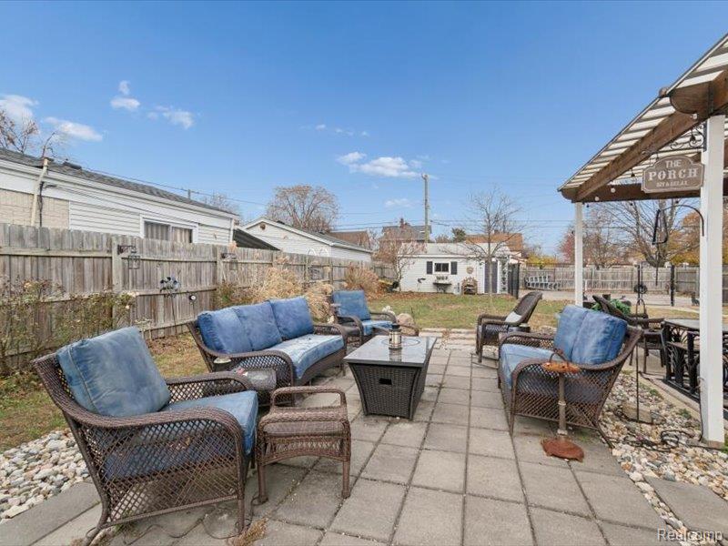 404 Pine Street, Wyandotte, MI 48192 — Photo 44