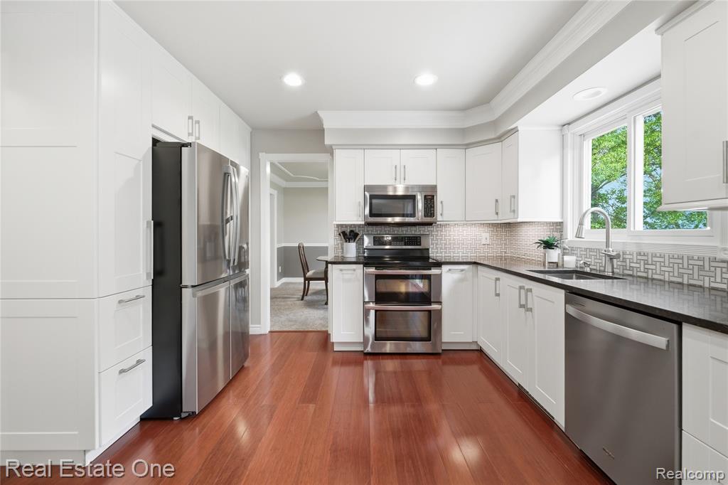 219 Briarwood Drive, Highland, MI — Photo 14