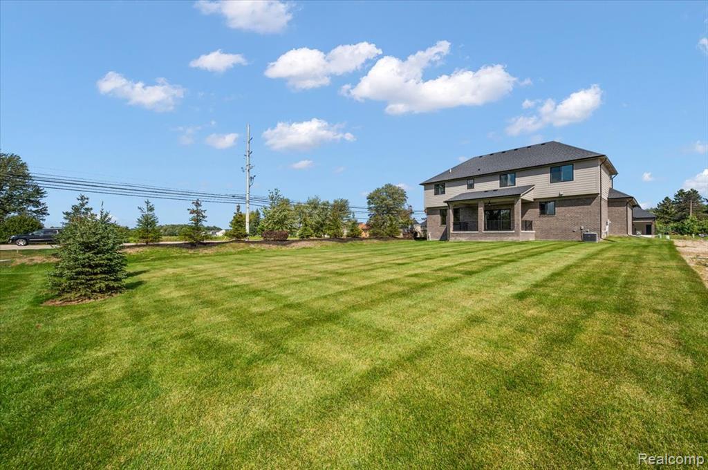 50999 Mistwood Drive, Macomb, MI 48042 — Photo 7