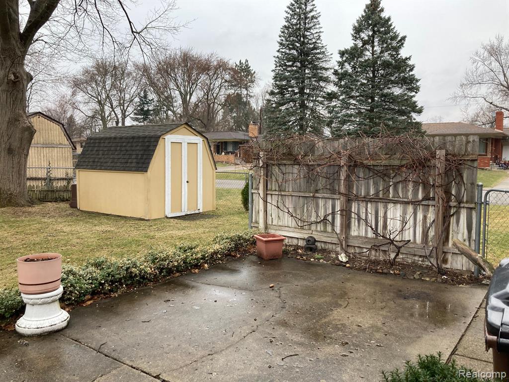 53377 DRYDEN Street, Shelby Twp, MI 48316 — Photo 13