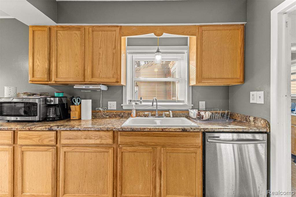 4494 Huron Street, Dearborn Heights, MI 48125 — Photo 14
