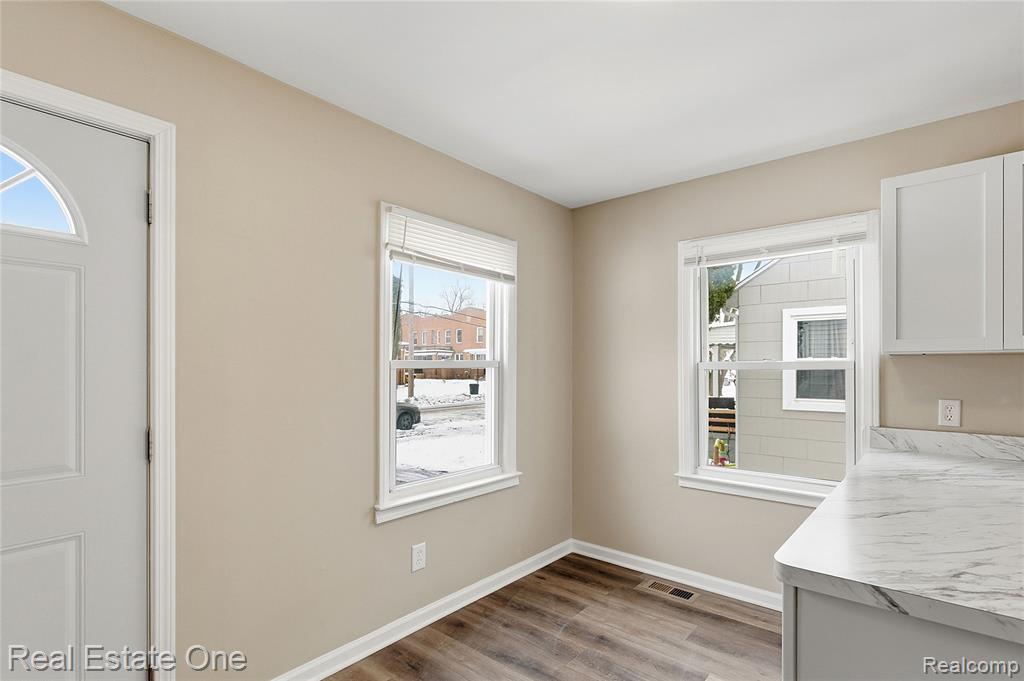 305 Liberty Street, Pontiac, MI 48341 — Photo 5