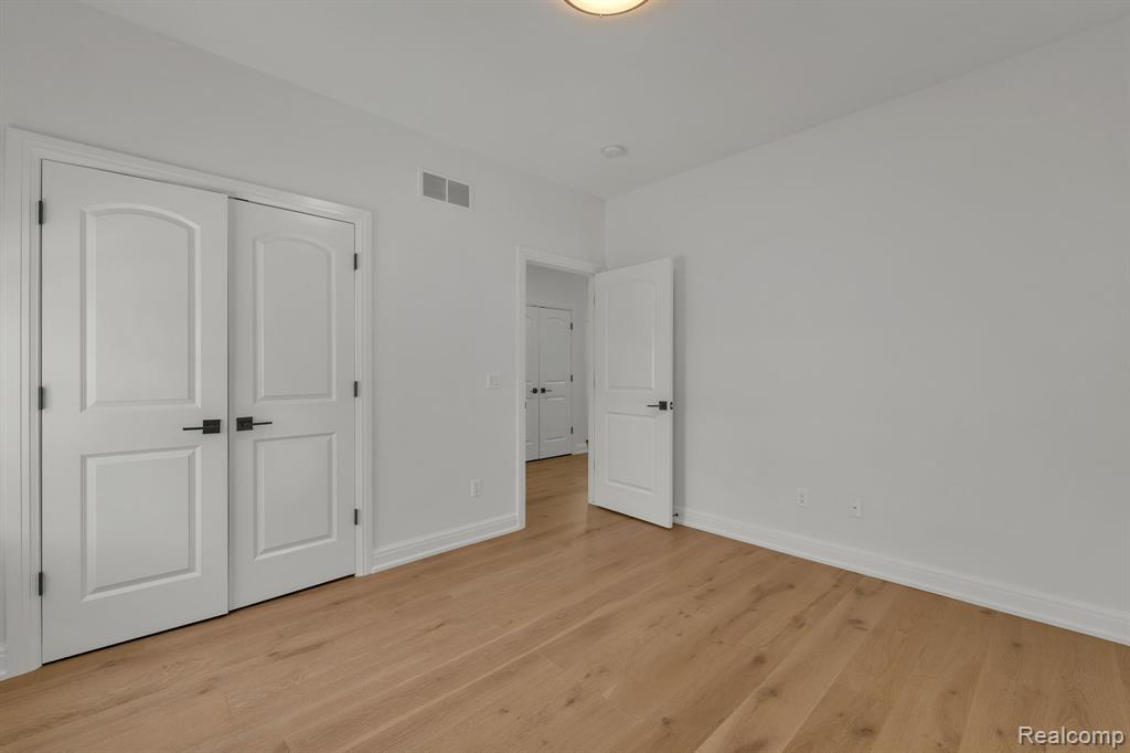 22664 Colgate Street, Farmington, MI 48336 — Photo 24