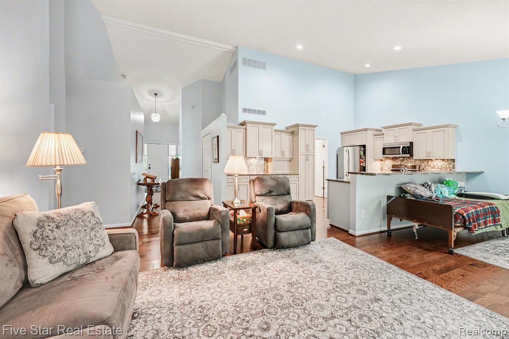6838 Fox Lane, Waterford, MI 48327 — Photo 9