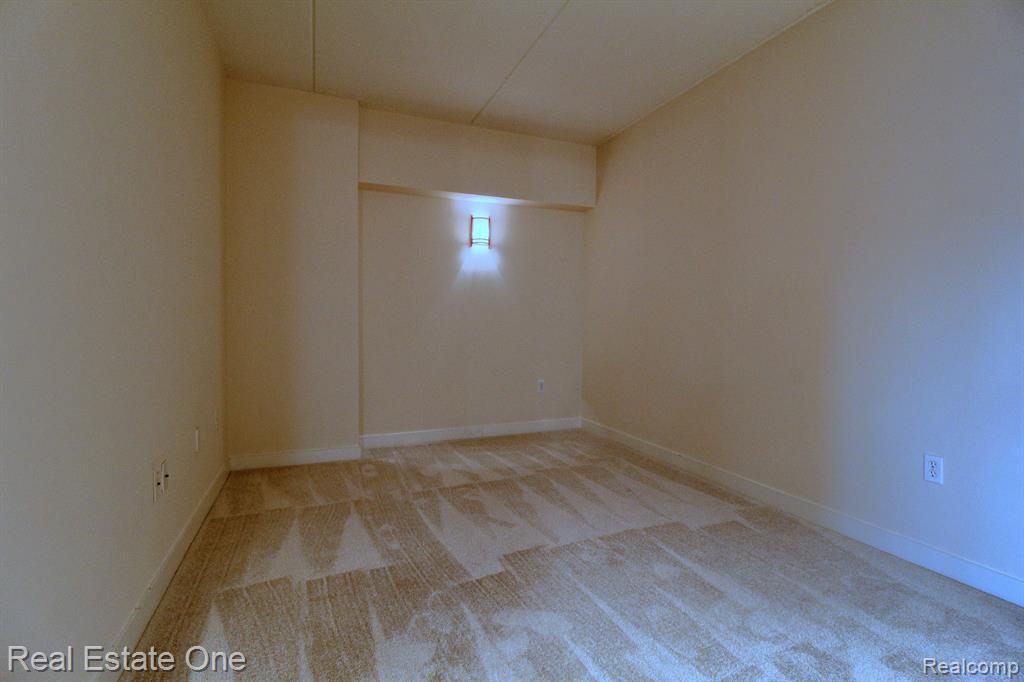 111 N ASHLEY Street, 611, Ann Arbor, MI 48104 — Photo 9