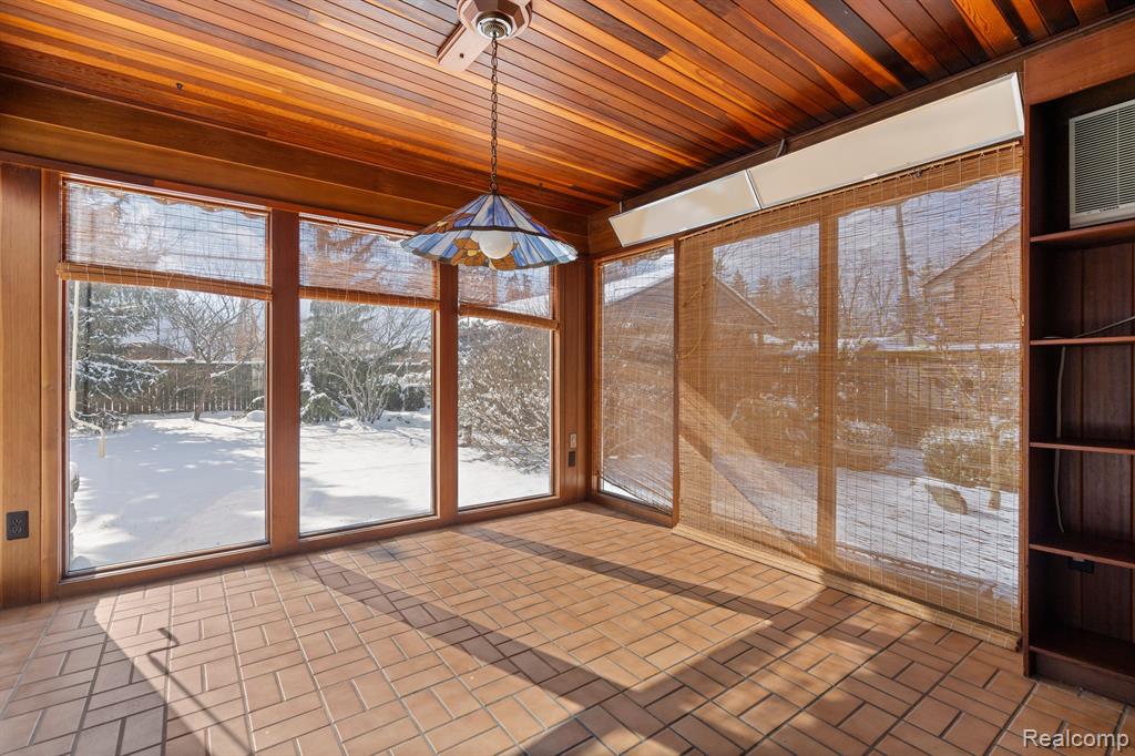1239 WASHTENAW Avenue, Ypsilanti, MI 48197 — Photo 6