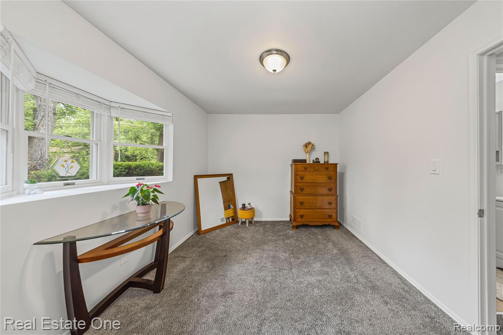 7241 Richardson Road, West Bloomfield, MI 48323 — Photo 19