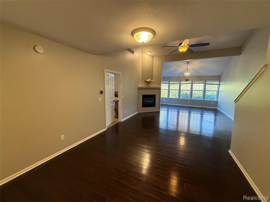 7172 Kings Way, Flushing, MI 48433 — Photo 2