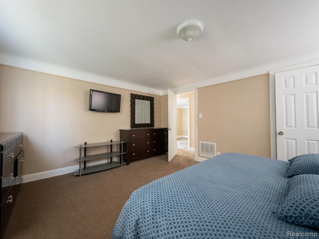 9161 Lakepointe Street, Detroit, MI 48224 — Photo 8