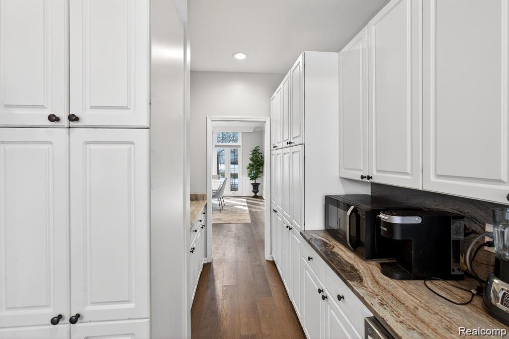 5874 Orchard Woods Drive, West Bloomfield, MI 48324 — Photo 19