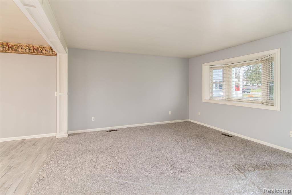 707 W COMMERCE Road, Commerce Twp, MI 48382 — Photo 4